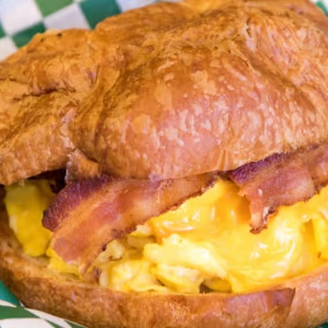 #6 Bomba Sandwich.