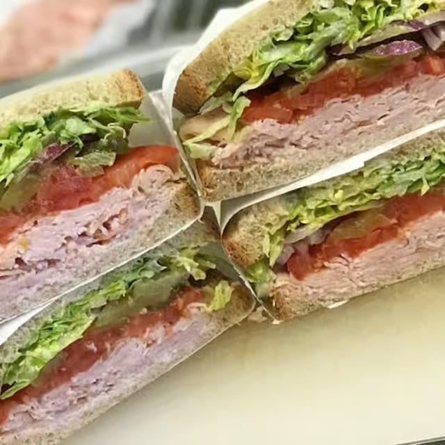 #18 Smoked Turkey Sub.
